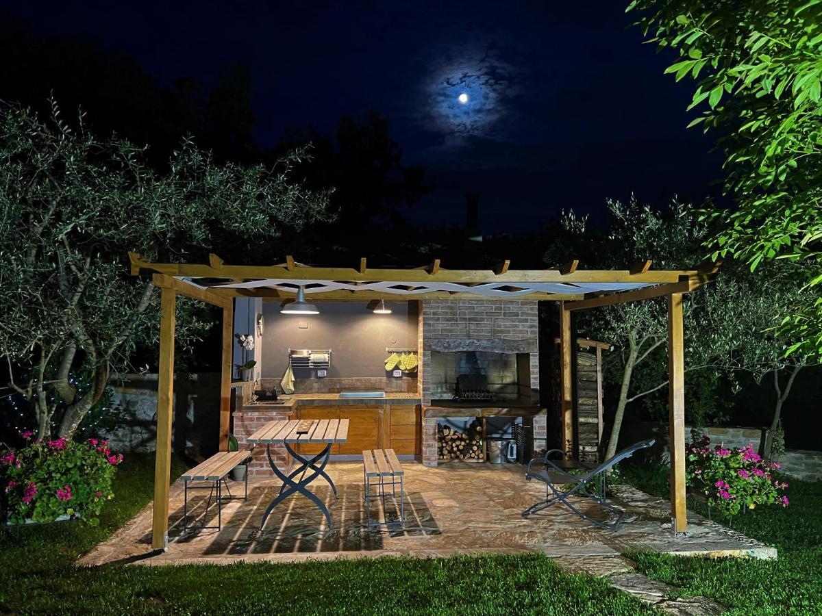 Holiday Home Casa Dei Farfui Momjan Kültér fotó