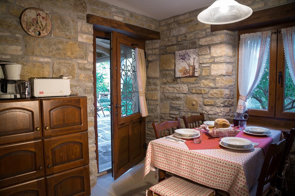 Holiday Home Casa Dei Farfui Momjan Kültér fotó